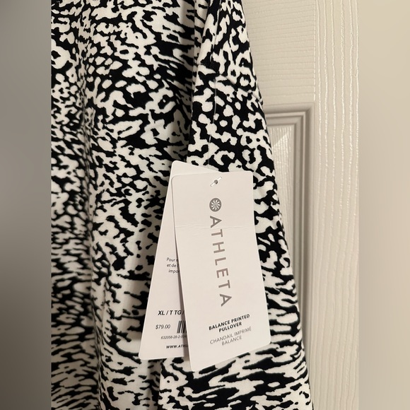 NWT Athleta Balance Printed Pullover - Picture 3 of 3